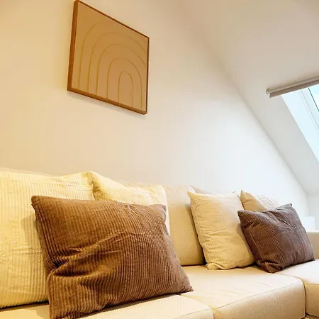 Apartman Private In 6br Shared Aprt, Near Center With Kitchen & Wifi Gent