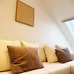 Apartmán Private In 5br & 1lr Shared Aprt, Near Center With Kitchen & Wifi Gent