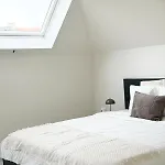 Private In 5br & 1lr Shared Aprt, Near Center With Kitchen & Wifi Apartmán