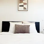 Private In 5br & 1lr Shared Aprt, Near Center With Kitchen & Wifi Apartmán *