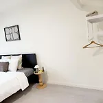 Private In 5br & 1lr Shared Aprt, Near Center With Kitchen & Wifi Apartmán