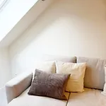 Apartmán Private In 5br & 1lr Shared Aprt, Near Center With Kitchen & Wifi *