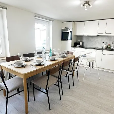 Private Room In 5Br Shared Aprt, Near City Center With Wifi Lägenhet