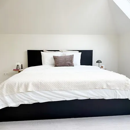 Private Room In 5Br Shared Aprt, Near City Center With Wifi