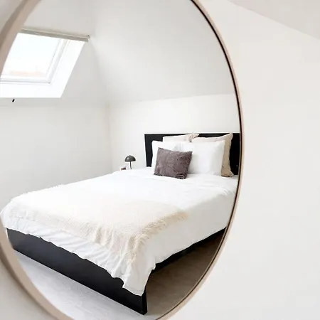 Private Room In 5Br Shared Aprt, Near City Center With Wifi