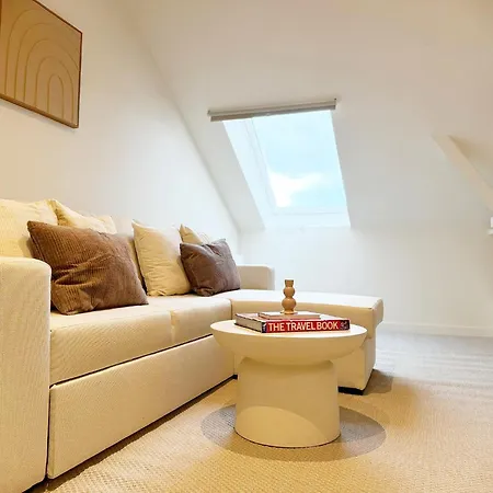 Private In 6br Shared Aprt, Near Center With Kitchen & Wifi