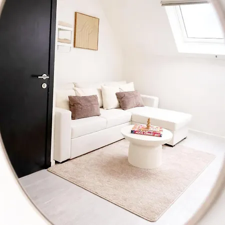 Private Room In 5Br Shared Aprt, Near City Center With Wifi Lägenhet *