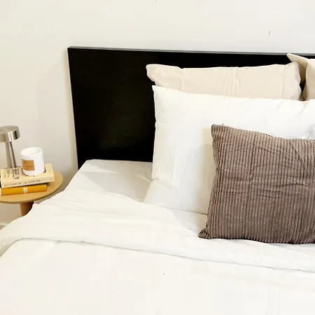 Apartment Private In 6br Shared Aprt, Near Center With Kitchen & Wifi *