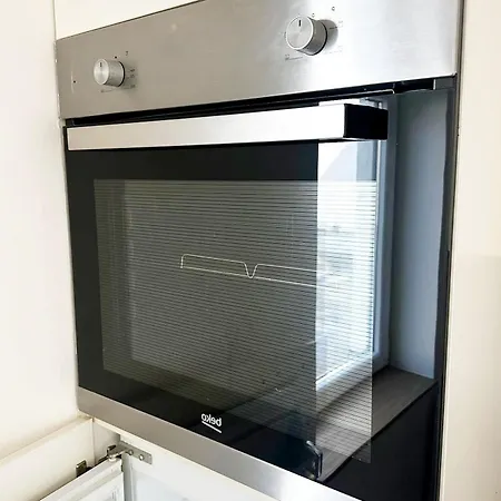 Private Room In 5Br Shared Aprt, Near City Center With Wifi
