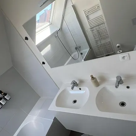 Lägenhet Private Room In 5Br Shared Aprt, Near City Center With Wifi