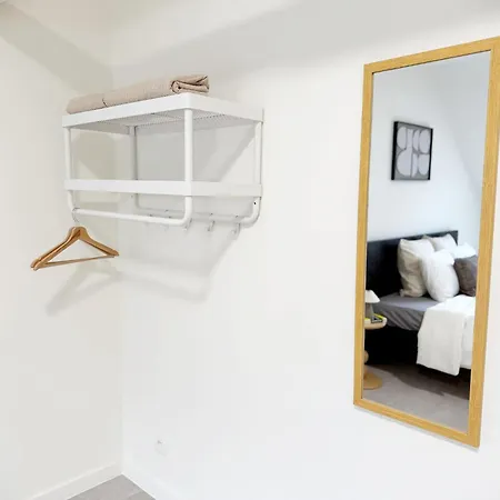 Private In 5br Shared Aprt, Near Center With Wifi Apartment