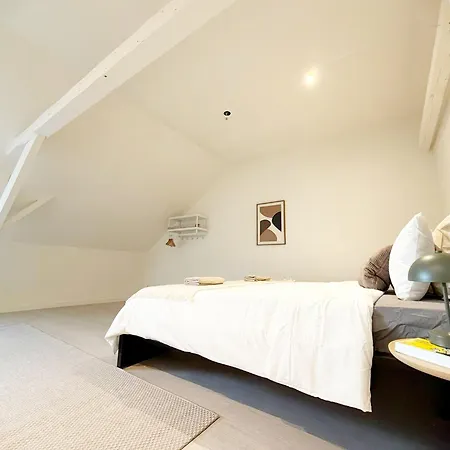 Apartment Private In 5br Shared Aprt, Near Center With Wifi *