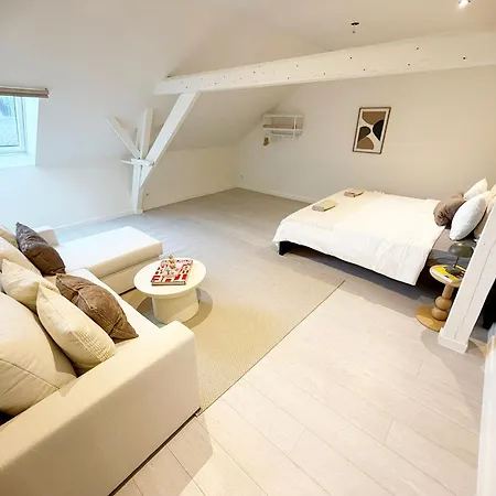 Private In 5br Shared Aprt, Near Center With Wifi *