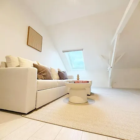 Private In 5br Shared Aprt, Near Center With Wifi Apartment *