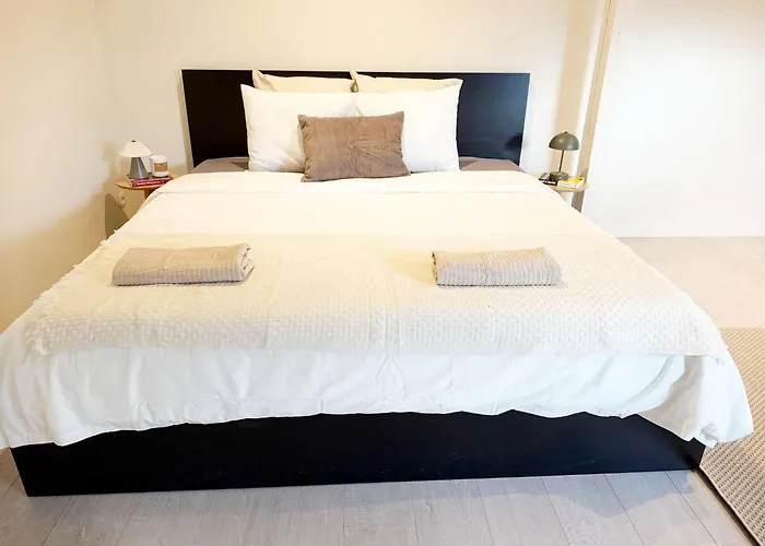 Apartamento Private In 5br & 1lr Shared Aprt, Near Center With Kitchen & Wifi