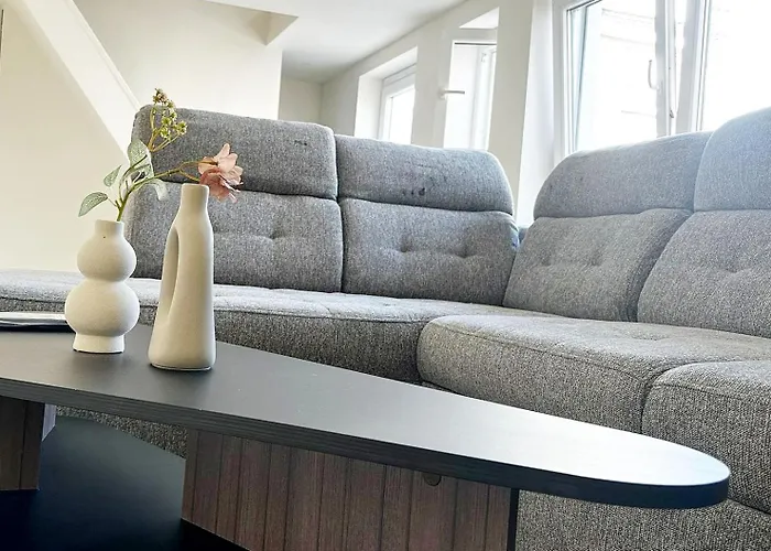 Apartment Private In 5br & 1lr Shared Aprt, Near Center With Kitchen & Wifi Gent