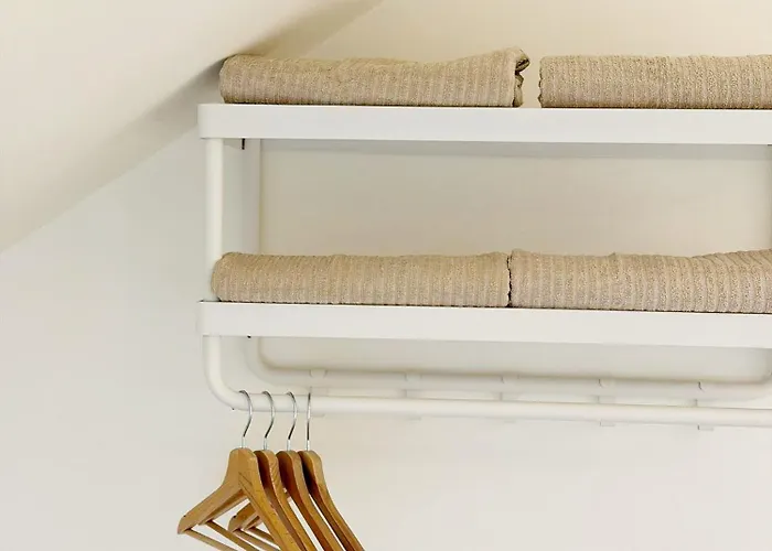 Appartamento Private In 5br & 1lr Shared Aprt, Near Center With Kitchen & Wifi *