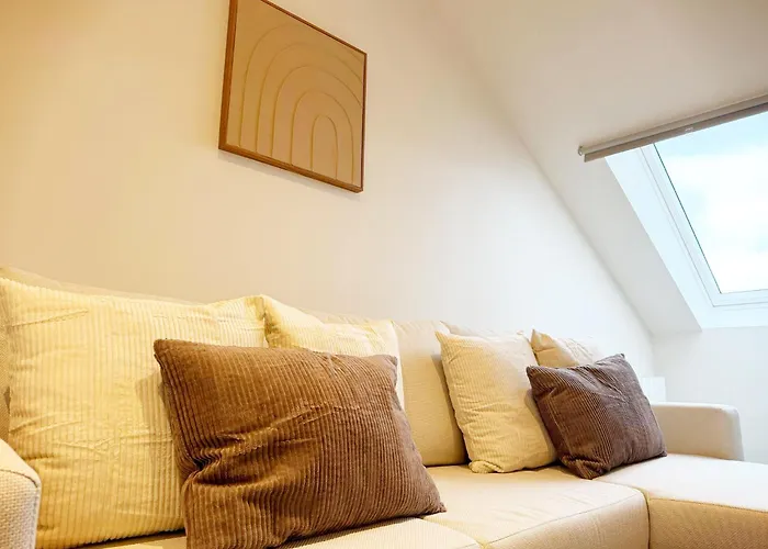 Apartment Private In 5br & 1lr Shared Aprt, Near Center With Kitchen & Wifi Gent