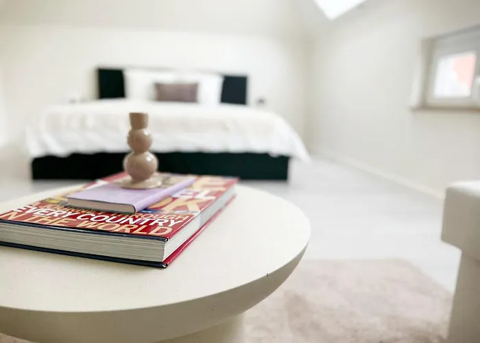 Private In 5br & 1lr Shared Aprt, Near Center With Kitchen & Wifi Gent