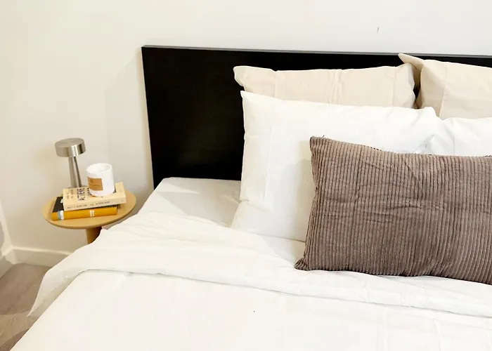 Appartamento Private In 5br & 1lr Shared Aprt, Near Center With Kitchen & Wifi *