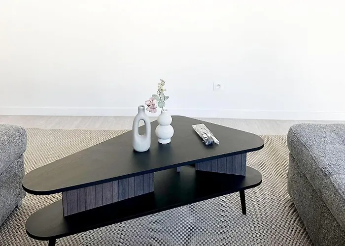 Private In 5br & 1lr Shared Aprt, Near Center With Kitchen & Wifi Apartamento *